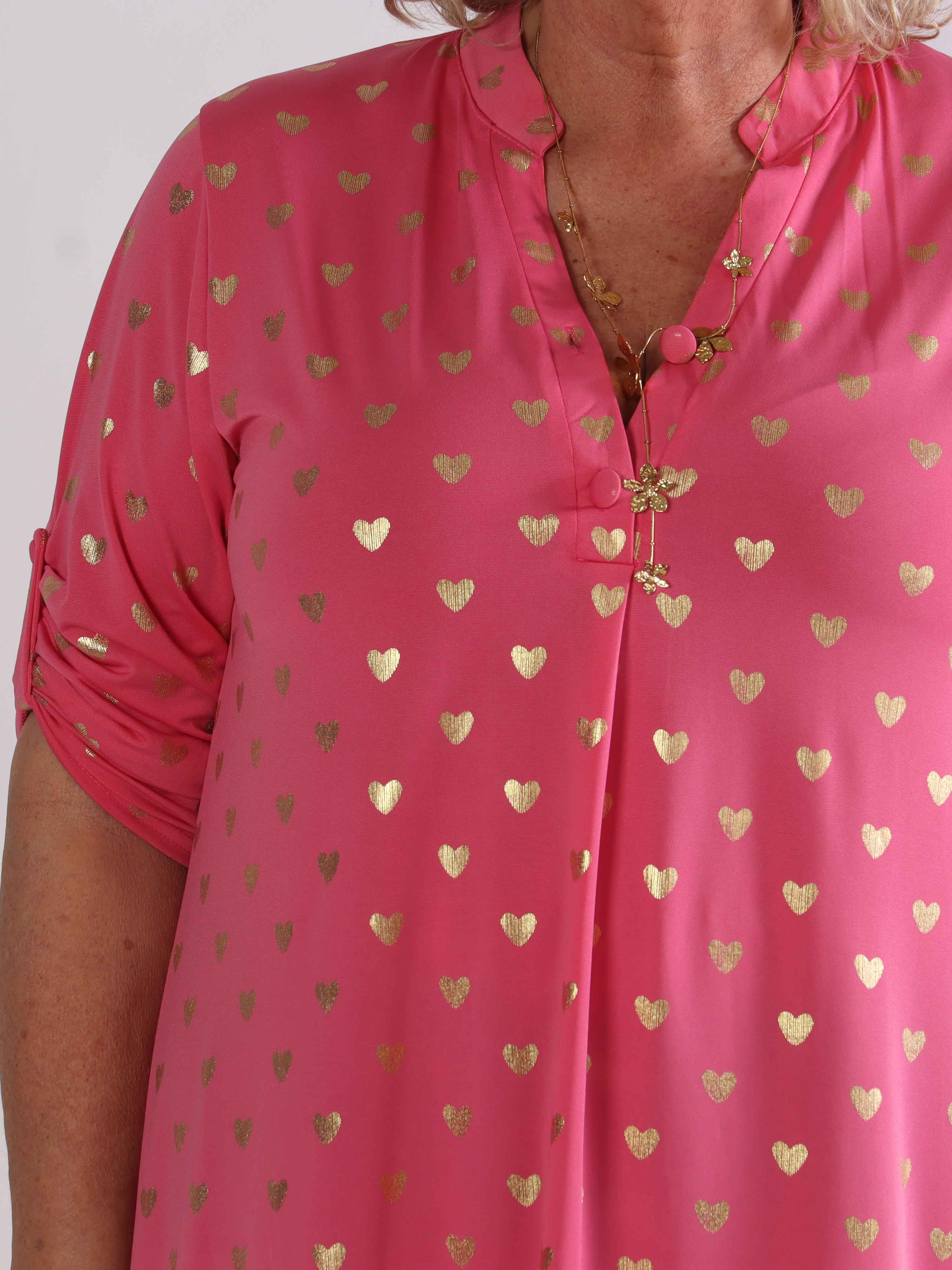 Ebba Gold Heart - Elastisk plus size kjole med guld hjerte detaljer